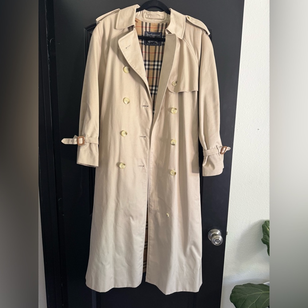 Burberry Beige Trench Coat with Classic Nova Check Lining